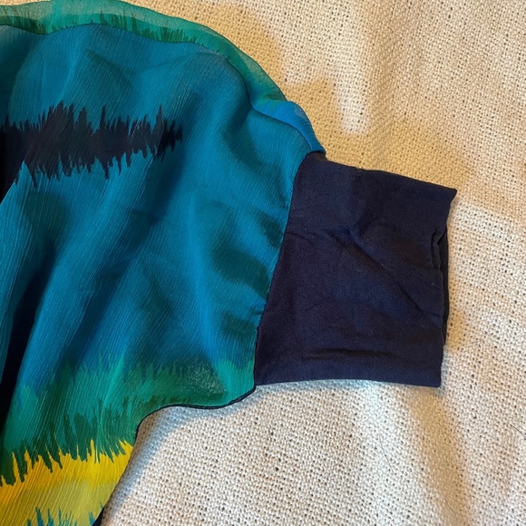 Express Sheer Tunic - Picture 6 of 6